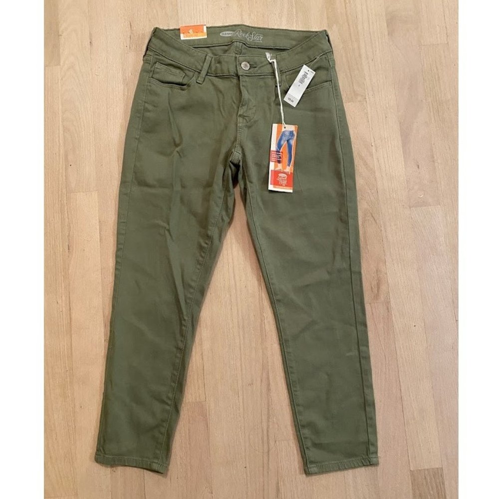 NWT Old Navy Green The Rock Star Crop size 6